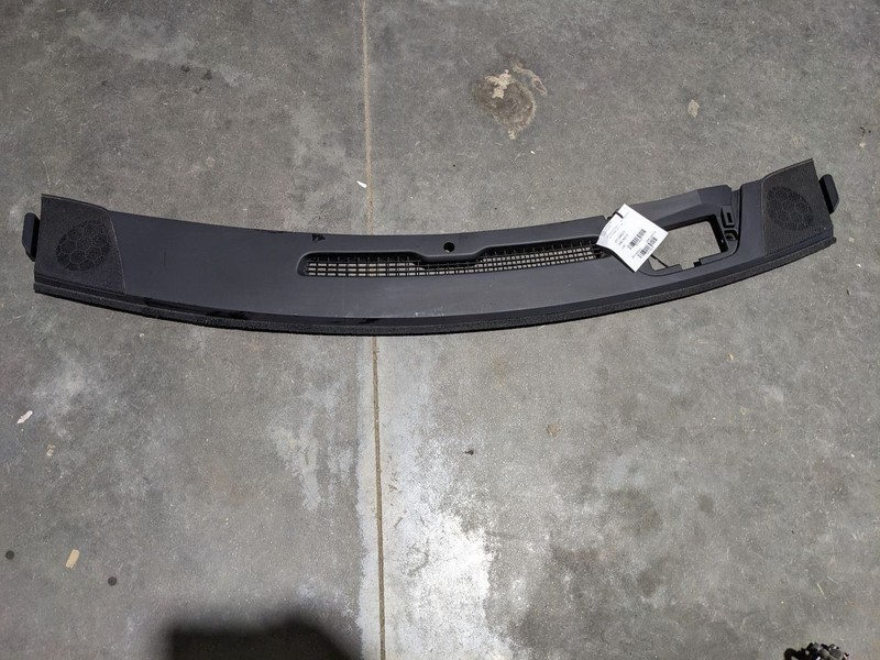 2015-20 CHEVROLET SUBURBAN DASH DASHBOARD DEFROST GRILLE COVER TRIM PANE 1186187