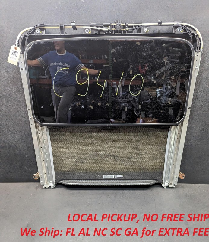 Sunroof Sun Roof 2017 Cadillac Escalade ESV 84458212 2015 2016 2018 2019 2020