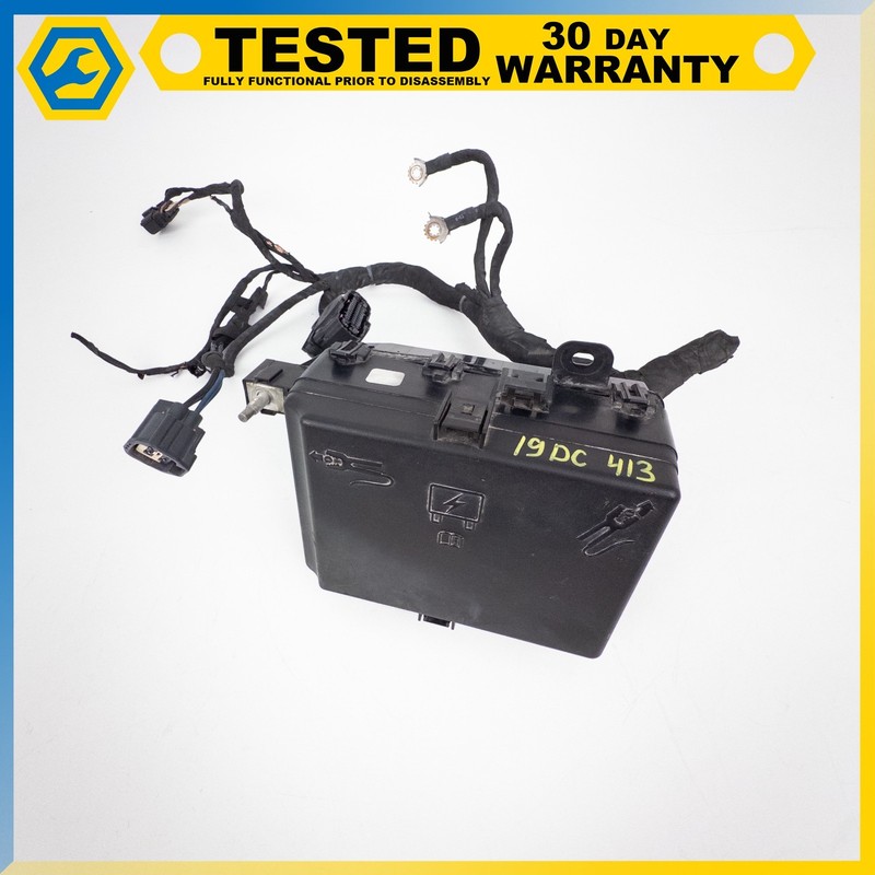 CUT 15-23 DODGE CHALLENGER 6.4L ENGINE COMPARTMENT FUSE RELAY BOX OEM