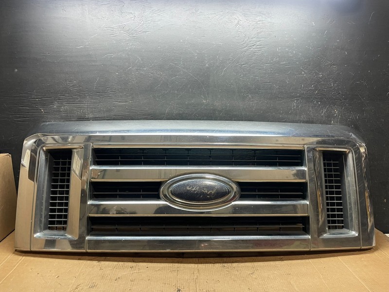 2008 to 2014 Ford Econoline E150 E250 Front Upper Chrome Grill Grille Z5821 DG