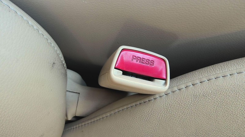 Front Seat Belt Buckle SUBARU TRIBECA 06 07 08 09 10 11 12 13 14