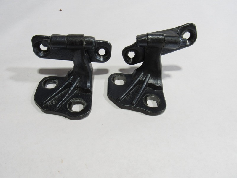 11-12 Fisker Karma 2012 Front Left Driver Door Hinge Hinges Set Pair 2 PCS ;@2