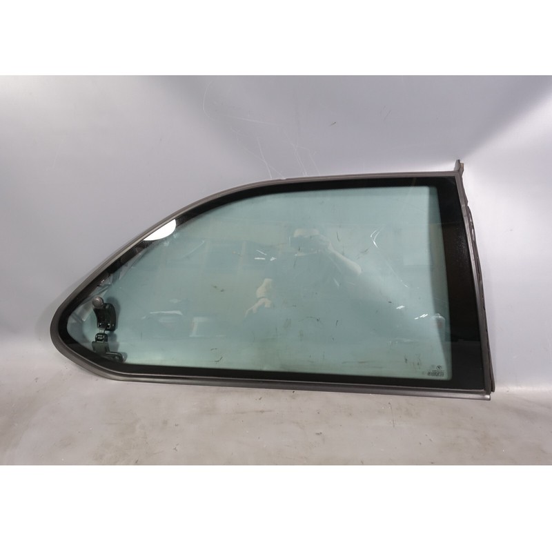 Damaged 95-99 BMW E36 318ti Compact Hatchback Right Rear Vent Window Glass OEM