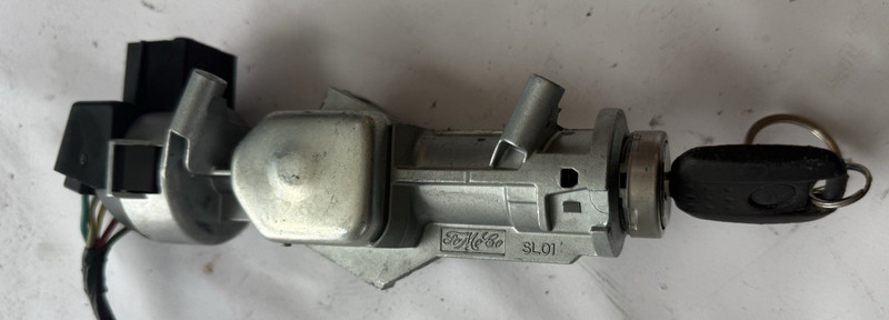 2005 Mercury Montego Ignition Switch Cylinder Housing W/ key 2006 2007