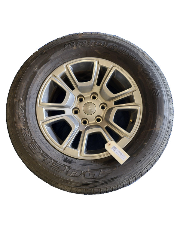 2022-2023 JEEP WAGONEER Wheel Rim 18" w Tire 275/65R18 18x8J 04755334AA OEM