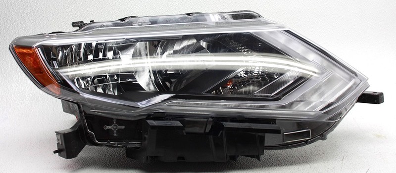 OEM Right Halogen Headlamp For Nissan Rogue 26010-6FL0A - Missing Tab
