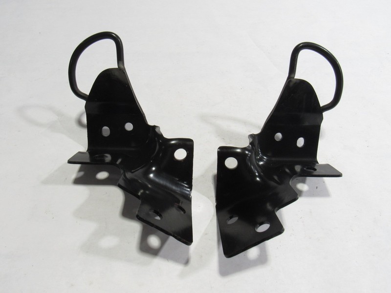 03-06 Chevrolet SSR LS 2005 Rear Left Right Bracket Mount Support Set 2 PCS :Y