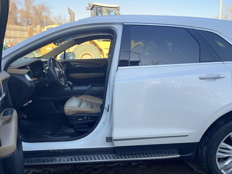 2017-24 CADILLAC XT5 LEFT ROCKER W/POST WHITE PC:G1W 3.6L AWD 93K PLATINUM 64685