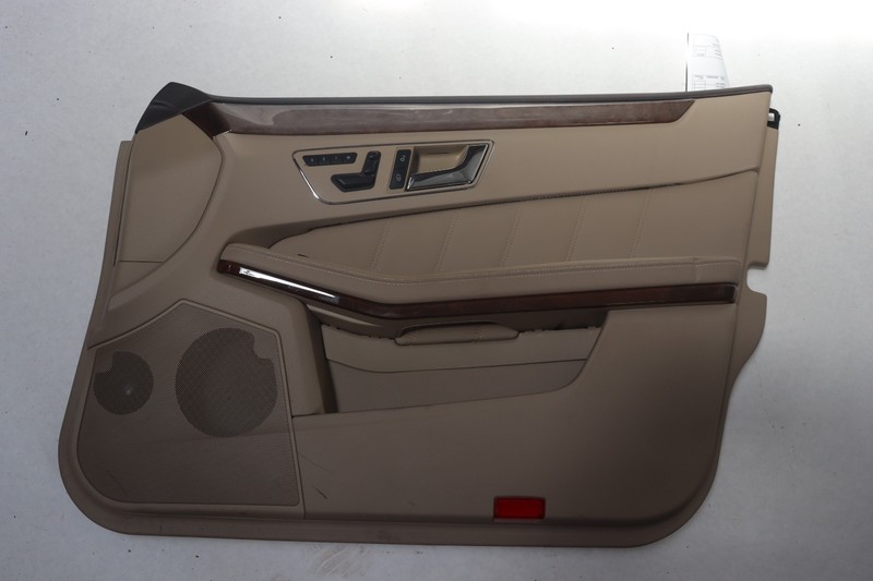 2010-2013 MERCEDES E-CLASS E350 W212 FRONT RIGHT PASSENGER DOOR PANEL COVER OEM