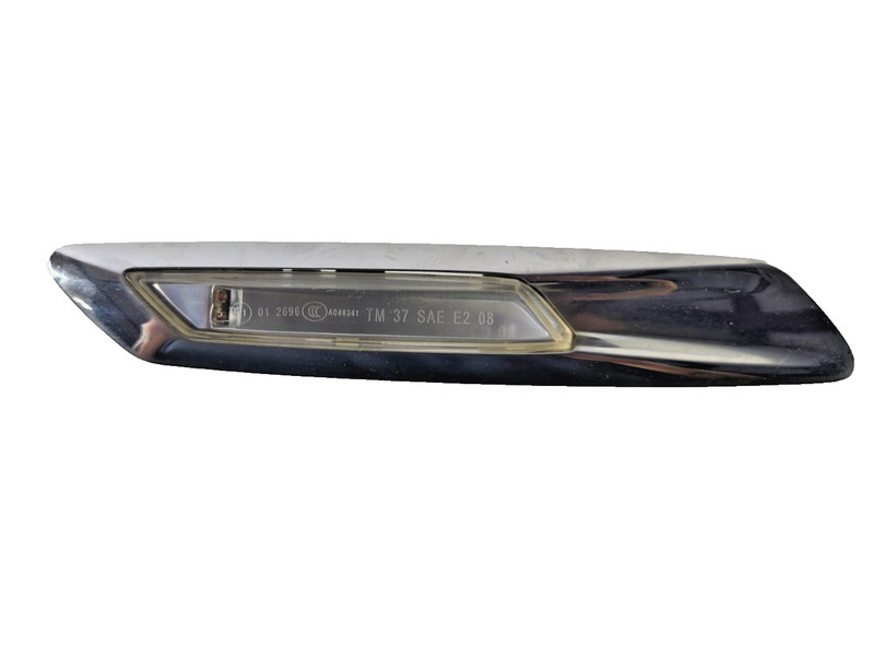 2011 2013 BMW 528i 550i Left Driver Front Fender Side Marker Light Lamp OEM