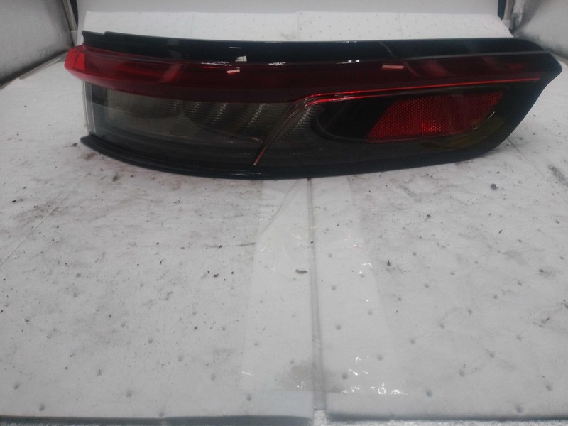 2022 Jeep Grand Cherokee Right Tail Light Assembly - White - Used - 62K Miles