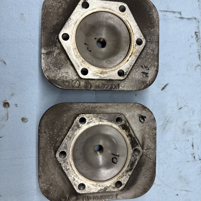 1995 1996 Polaris Indy Trail Touring 500cc Snowmobile Motor Cylinder Heads # 10