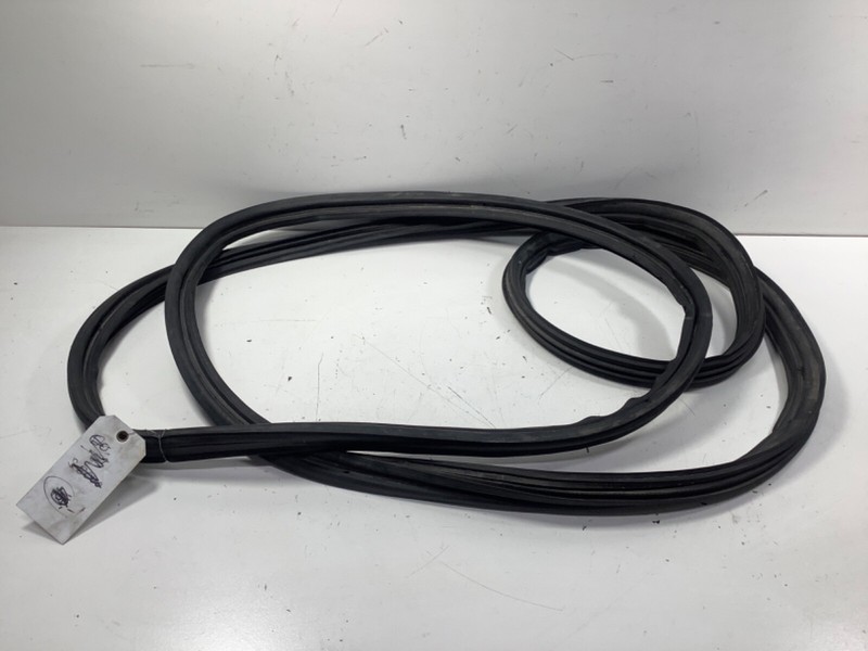 03-08 Honda Pilot Rear Gate Seal Weatherstrip for Tailgate 74440-S9V-A01 OEM