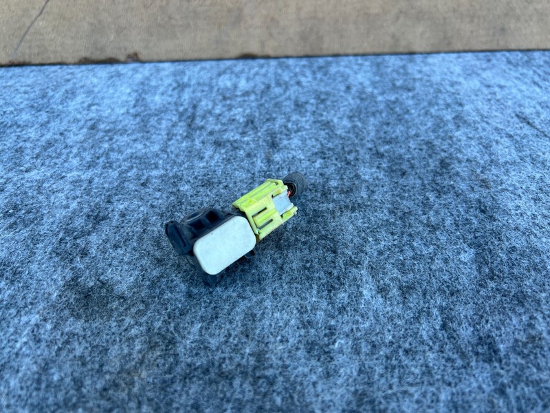 INFINITI QX56 QX80 2011-2017 OEM FRONT RADIATOR SUPPORT SENSOR ASSEMBLY