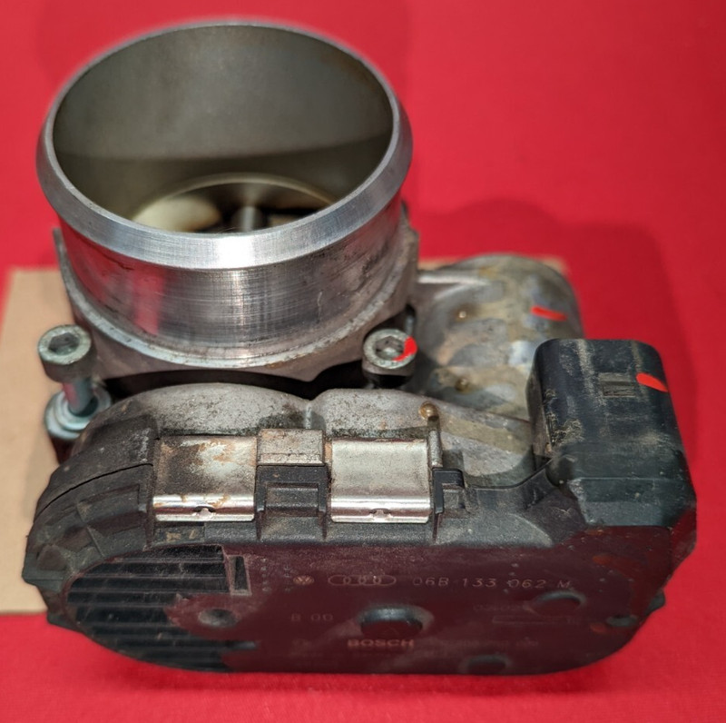 2000 - 2005 VW Volkswagen Passat 1.8L L4 Gasoline Throttle Body 06B-133-062-M