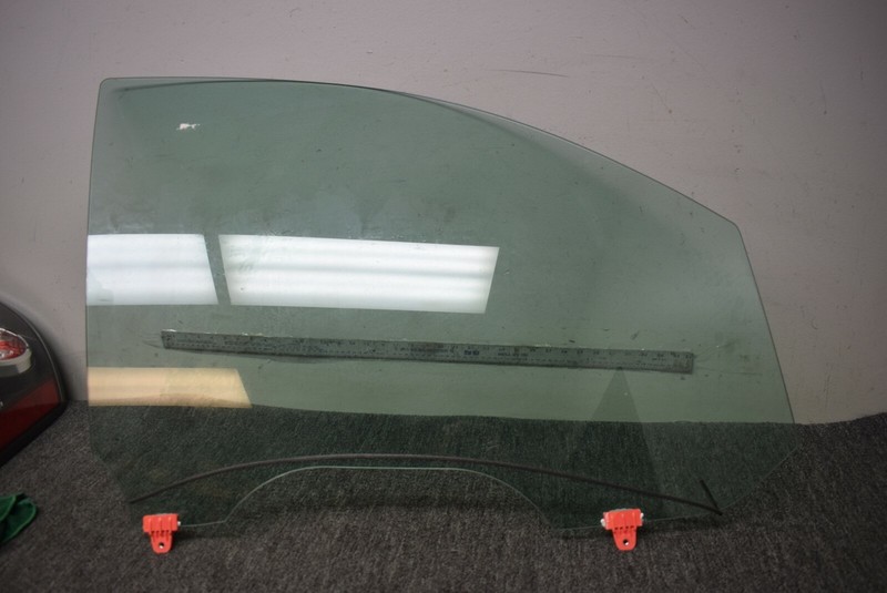2004-2007 INFINITI QX56 FRONT SIDE DOOR GLASS FACTORY OEM