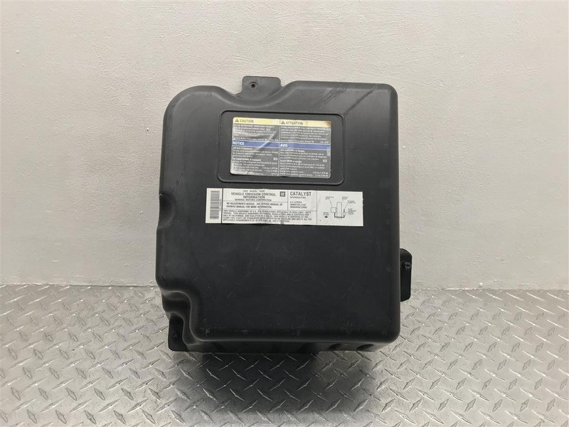 2004 CHEVROLET TRAILBLAZER AIR CLEANER HOUSING 4.2L OEM 15176239