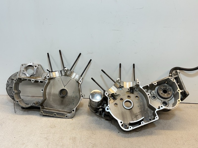 97 Harley Davidson XL 883 Sportster Engine Motor Crankcase Crankshaft Cases Case