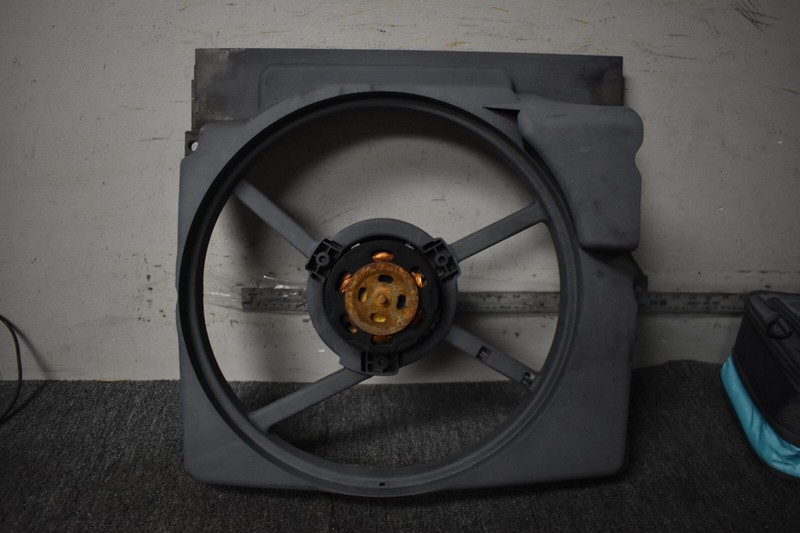 BMW AC CONDENSER FAN MOTOR FACTORY OEM