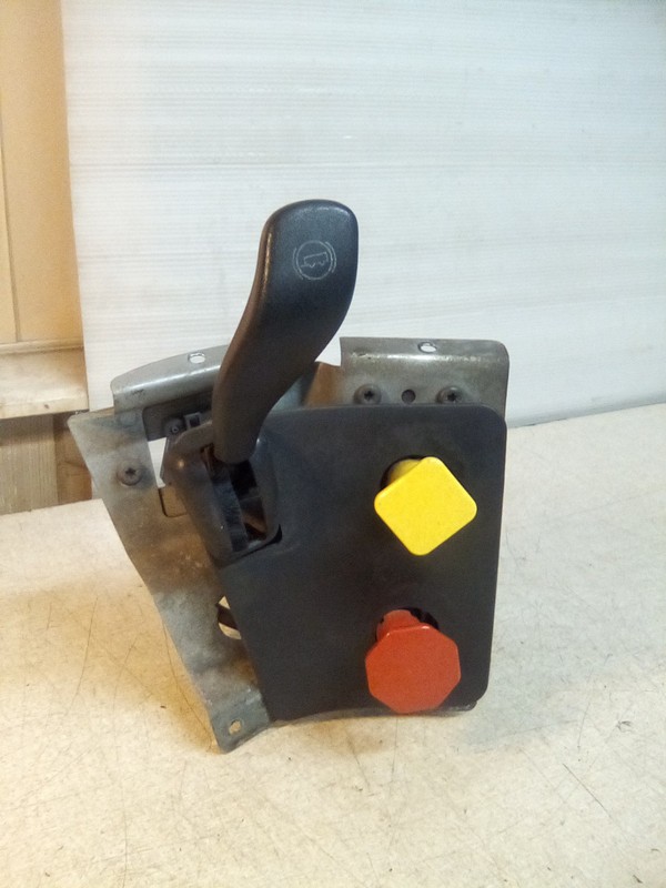 Bendix 5001231 Air Brake Valve W/ Bendix T-5015471 Trailer Brake And Mount