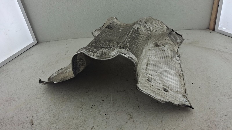 2017-2020 ALFA ROMEO GIULIA FUEL TANK EXHAUST HEAT SHIELD PROTECTOR COVER OEM