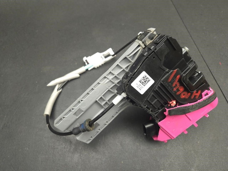 Front Left Door Lock Latch 2022 Hyundai Tucson 81310-CW000 2021 2023 2024