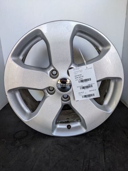 Wheel Road Wheel 18x8 Painted Silver Fits 11-13 GRAND CHEROKEE 1124818
