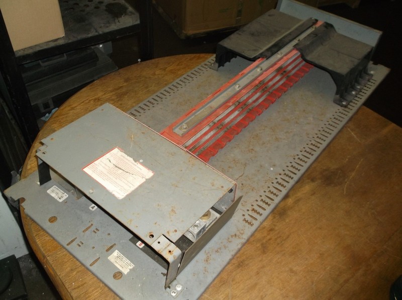 Square D 40266-128-01 C02J1263 Circuit Breaker Panel HC-4SN 80041-010-01
