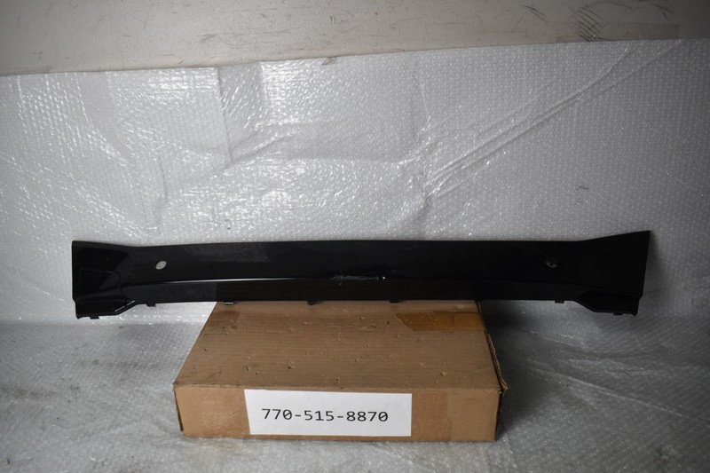 BMW X4 FRONT BUMPER CENTER TRIM PANEL COVER 2018-2023 OEM 51118081059