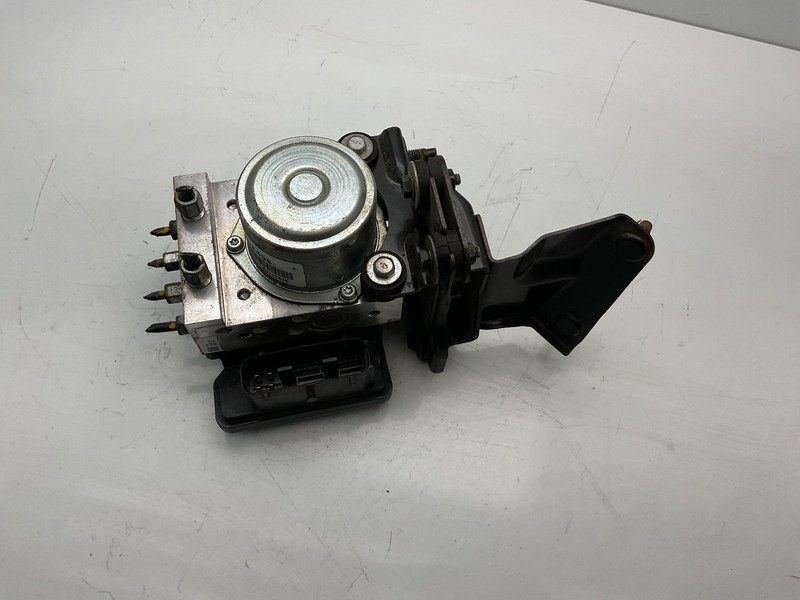 ABS Brake Pump Assembly PN td8405 OEM 2012 2013 2014 Nissan Juke