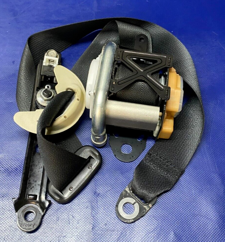 2011-12 INFINITI QX56 FRONT RIGHT PASSENGER SIDE SEAT BELT W/O PRE CRASH # 77840