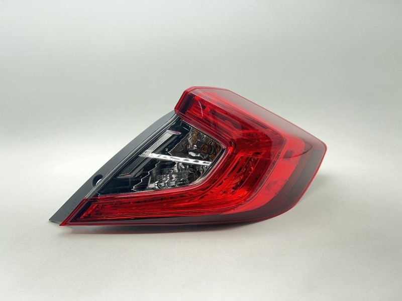 2016-2021 HONDA CIVIC RIGHT TAILLIGHT QUARTER MOUNTED SCRATCHED -SPORT- 59596