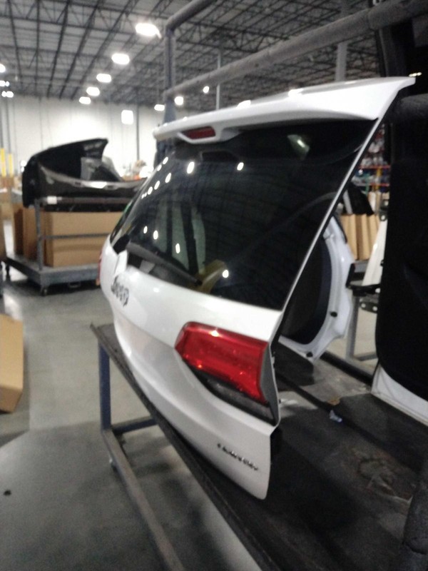 Used Deck Lid fits: 2017 Jeep Grand cherokee privacy tint glass w/rear view came