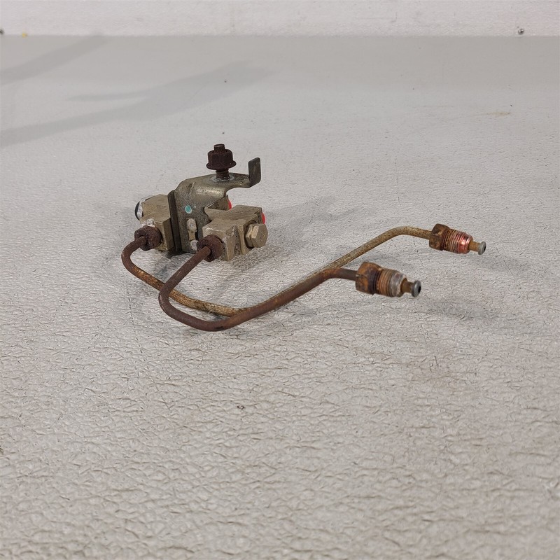 96-98 Mustang Cobra Brake Proportioning Valve Oem Aa7422