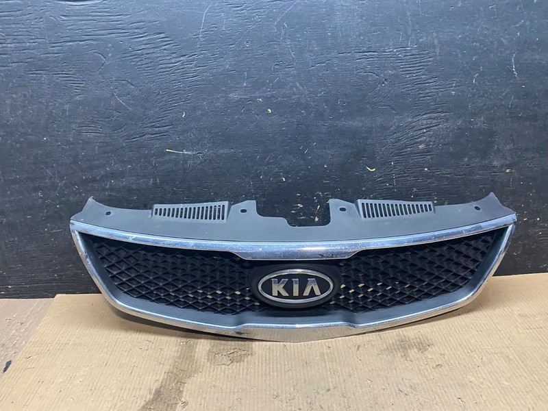 2010 to 2012 Kia Forte Front Upper Bumper Grill Grille X3567 DG