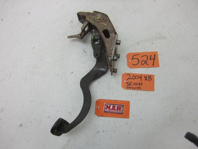 fits 04 05 06 SCION XB BRAKE PEDAL FOOT STOP FLOOR CAR BOOSTER MASTER CYLINDER