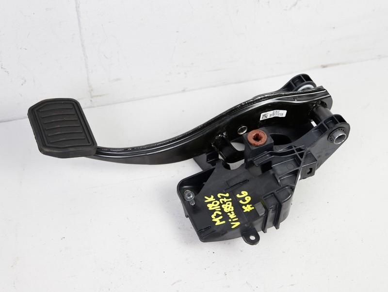 TESLA MODEL 3 ACCELERATOR & BRAKE PEDAL ASSEMBLY 18K 2017-2023
