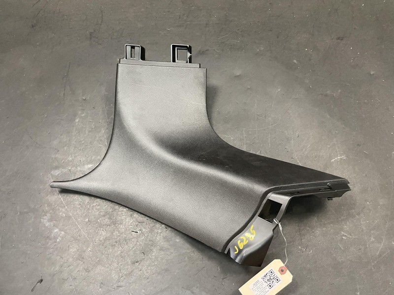 Rear Right D Pillar Upper Trim Panel 2018 Jeep Grand Cherokee 5VP18DX9AC 16 - 21