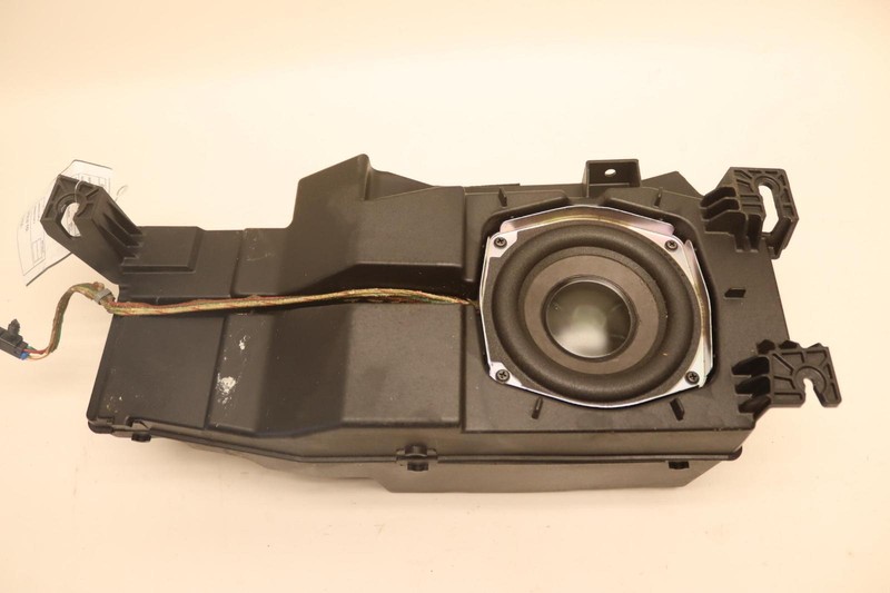 2010-2014 CADILLAC ESCALADE REAR SPEAKER SOUND SYSTEM SUBWOFER OEM