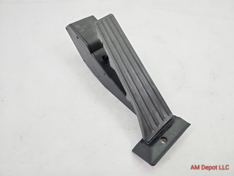 2008 BMW 535xi 535i 528i 528xi E60 E61 AT Gas Accelerator Pedal Module 6859999