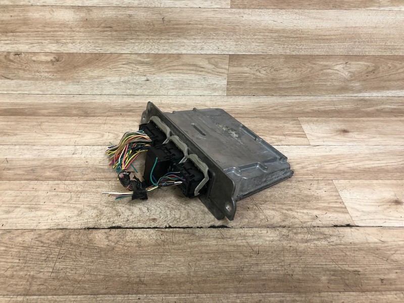 FORD MUSTANG GT OEM FRONT ENGINE MOTOR DME COMPUTER PCM ECU ECM 4.6L M/T GT 2005