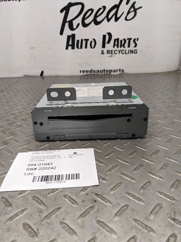 Info-GPS-TV Screen Player Entertainment System Fits 15-16 SUBURBAN 1500 1172573