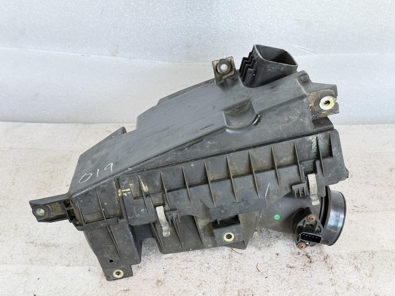 00-01 Nissan Maxima Air Cleaner Box Assy OEM 165002Y000