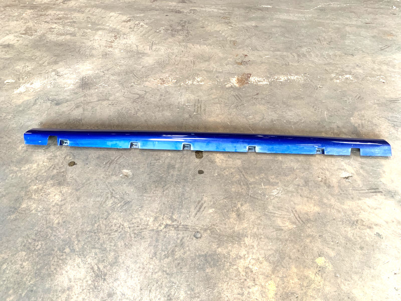 15-22 CHRYSLER 300 PASSENGER RIGHT SKIRT ROCKER MOLDING COVER PANEL OEM #A0.20