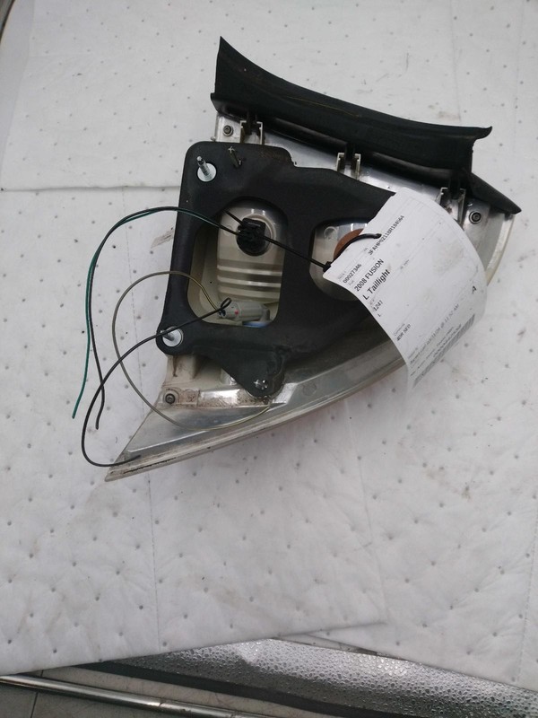 2008 Ford Fusion Left Tail Light Assembly Green OEM 143894, 57k Miles