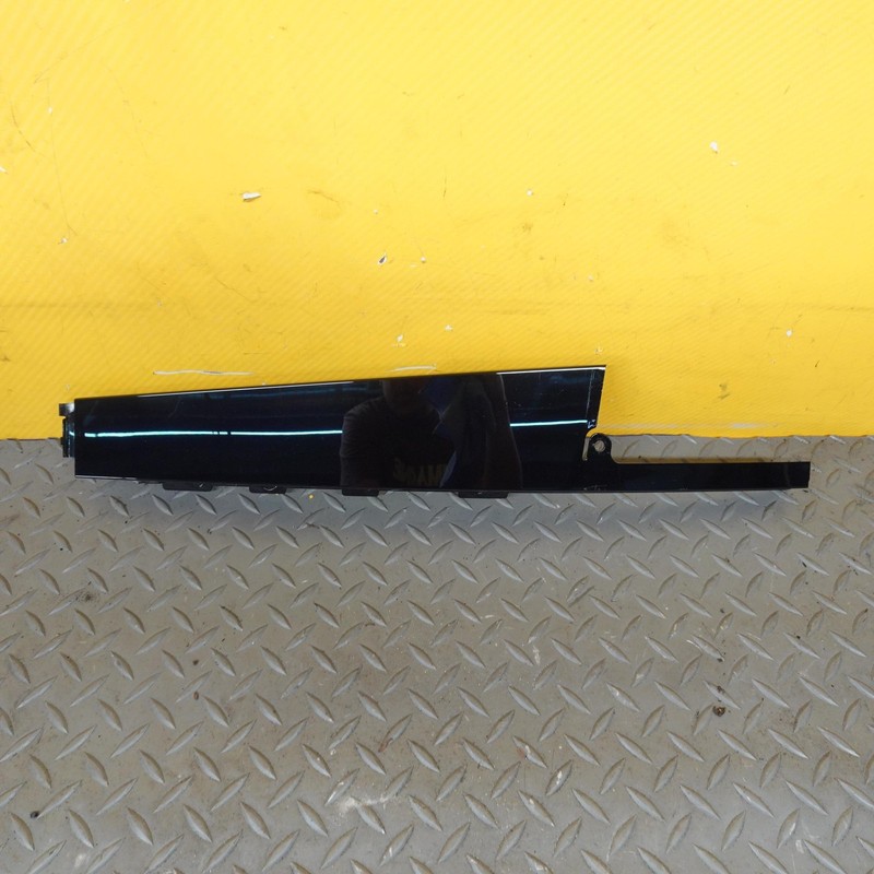 2020-2023 RANGE ROVER EVOQUE REAR RIGHT SIDE DOOR EXTERIOR B PILLAR MOLDING OEM