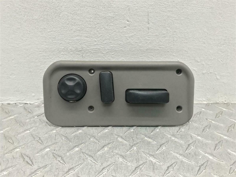 2000-2006 GMC YUKON PASSENGER FRONT POWER SEAT ADJUST SWITCH 8 WAY OEM 12450254