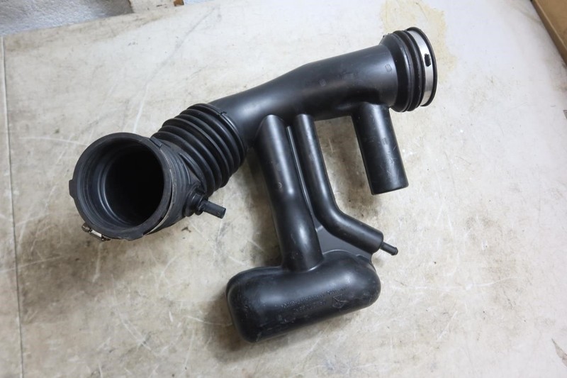 2012-2018 Jeep Wrangler JK 3.6L OEM Air Cleaner Intake Tube 04627065