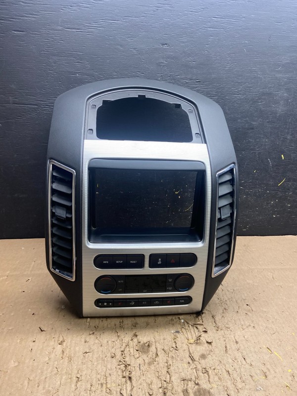 2007 - 2010 Ford Edge Heater Climate Control Radio Control Dash Bezel t8894 DG