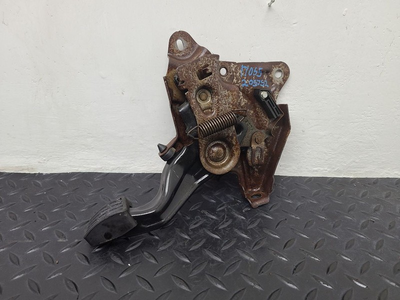 11-17 Chevrolet Traverse Parking Brake Pedal Assembly OEM 22895221